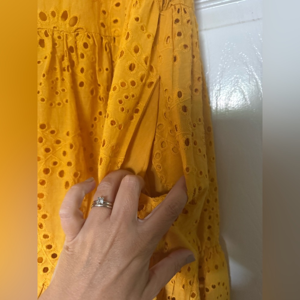 En Saison NWT Yellow eyelet dress. Small. - Picture 6 of 8